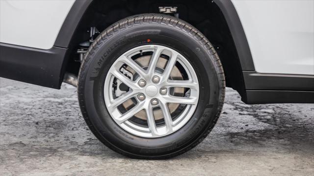 new 2025 Jeep Grand Cherokee L car, priced at $40,075