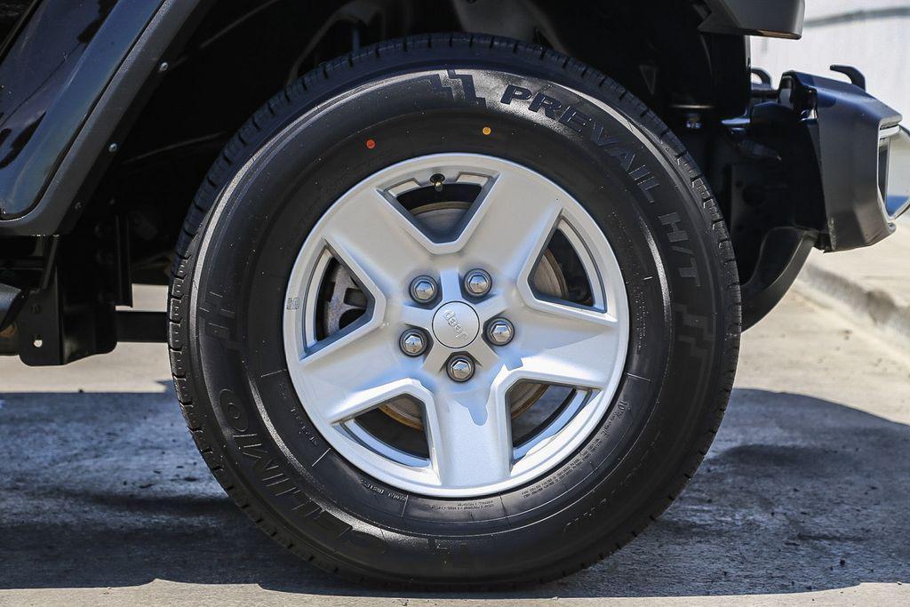 used 2023 Jeep Gladiator car, priced at $25,888