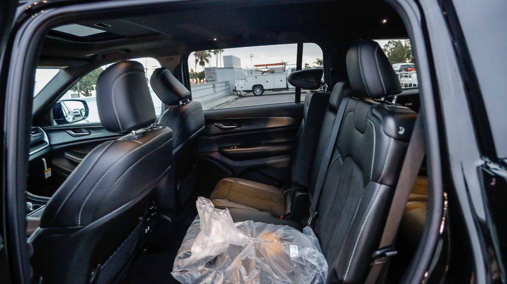 new 2025 Jeep Grand Cherokee L car, priced at $41,080