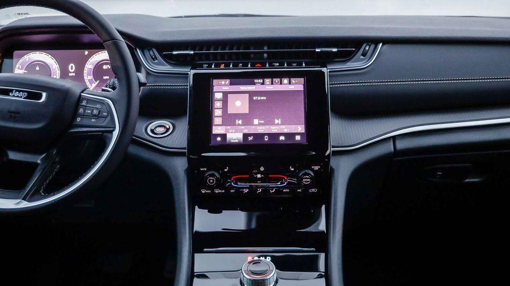 new 2025 Jeep Grand Cherokee L car, priced at $41,080