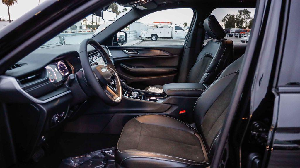 new 2025 Jeep Grand Cherokee L car, priced at $41,080
