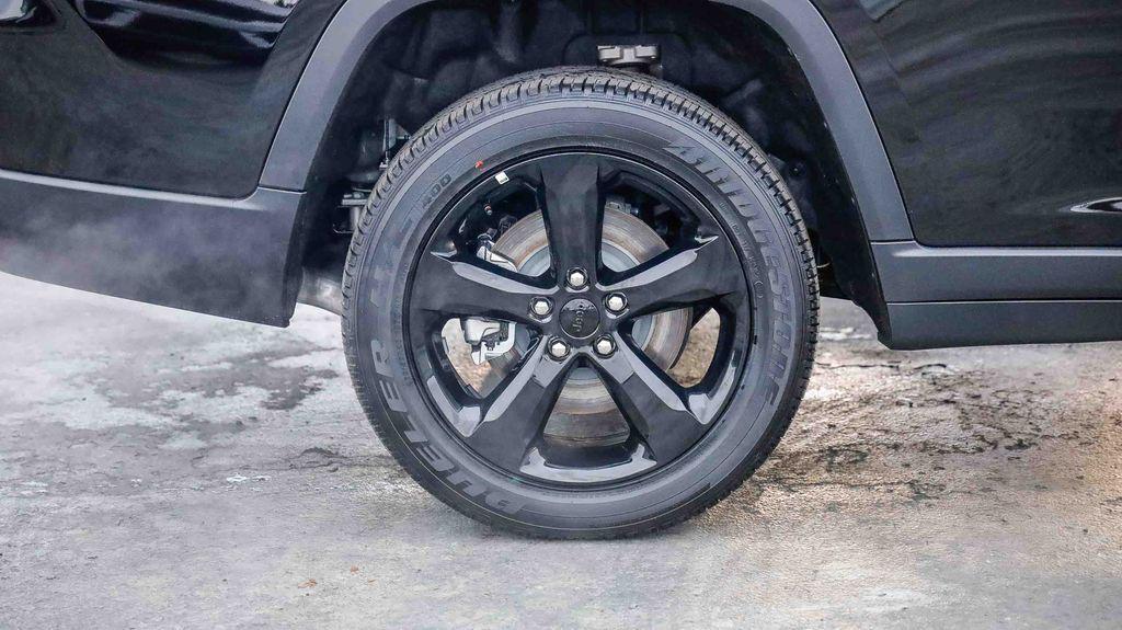 new 2025 Jeep Grand Cherokee L car, priced at $41,080