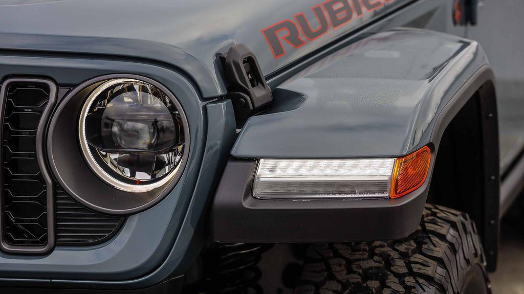 new 2025 Jeep Wrangler car, priced at $57,572