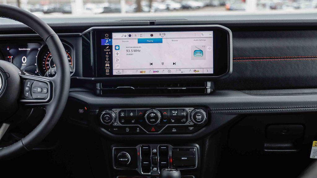 new 2025 Jeep Wrangler car, priced at $57,572