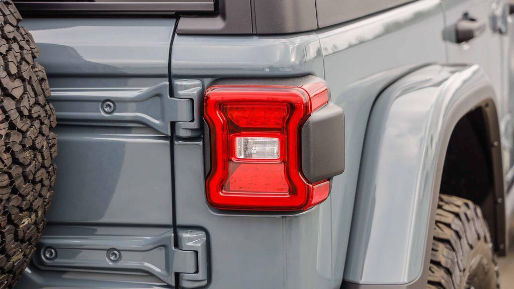 new 2025 Jeep Wrangler car, priced at $57,572