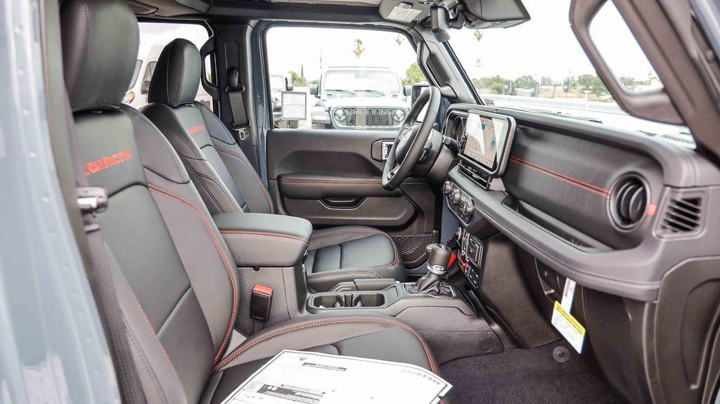 new 2025 Jeep Wrangler car, priced at $57,572