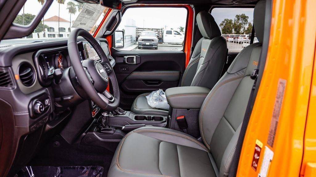 new 2025 Jeep Gladiator car, priced at $52,710