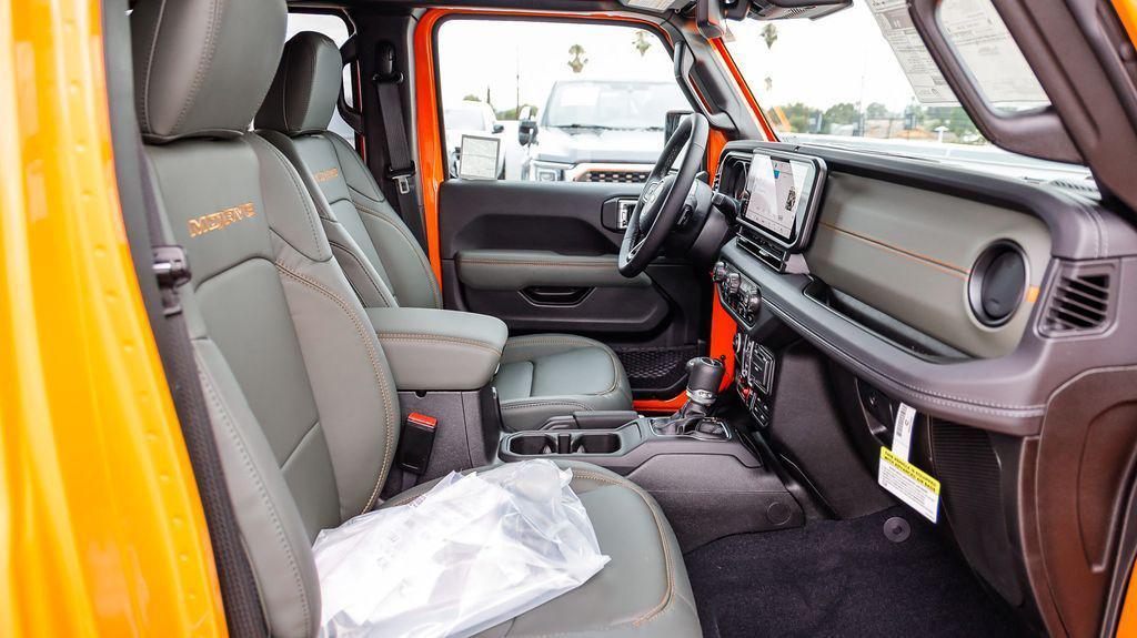 new 2025 Jeep Gladiator car, priced at $52,710