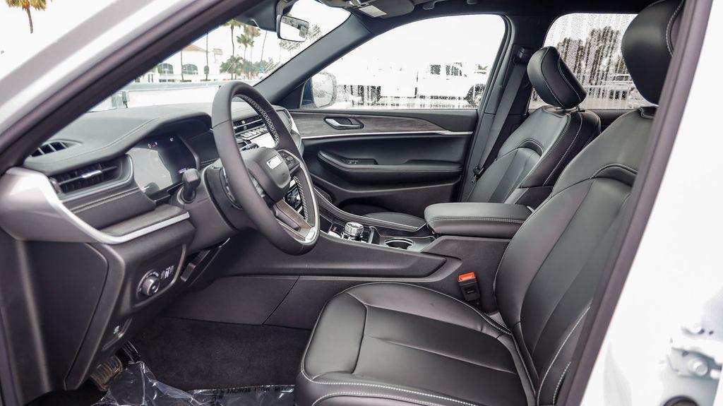 new 2025 Jeep Grand Cherokee L car, priced at $40,490