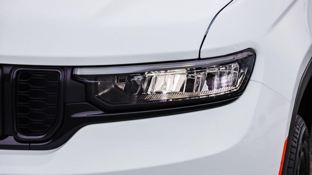 new 2025 Jeep Grand Cherokee L car, priced at $40,490