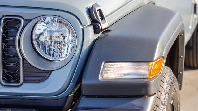 new 2025 Jeep Wrangler car, priced at $39,175