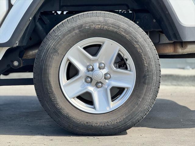 used 2023 Jeep Gladiator car, priced at $29,995
