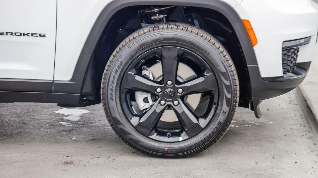 new 2025 Jeep Grand Cherokee L car, priced at $38,495