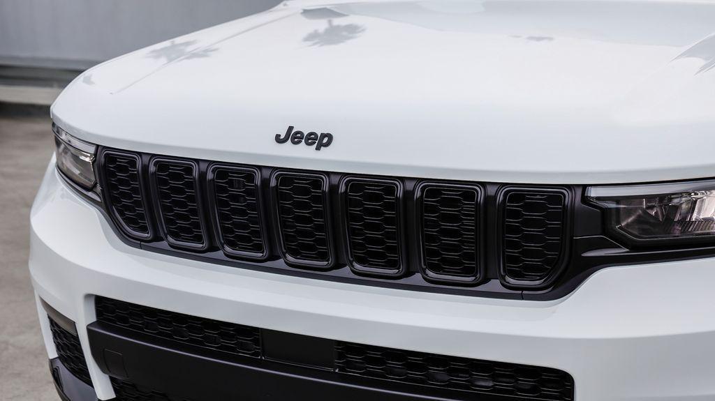new 2025 Jeep Grand Cherokee L car, priced at $38,495