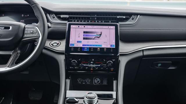 new 2025 Jeep Grand Cherokee car, priced at $41,390