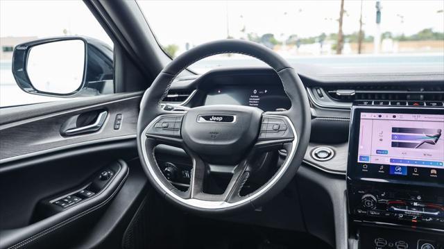 new 2025 Jeep Grand Cherokee car, priced at $41,390