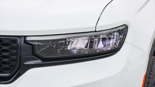 new 2025 Jeep Grand Cherokee car, priced at $41,390