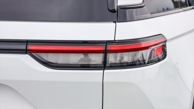 new 2025 Jeep Grand Cherokee car, priced at $41,390