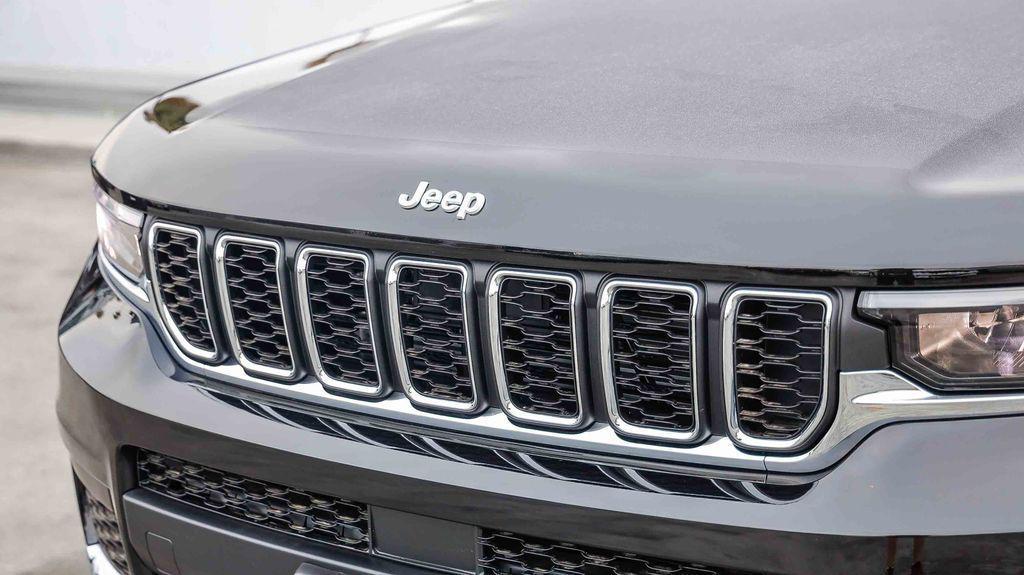 new 2025 Jeep Grand Cherokee L car, priced at $40,276