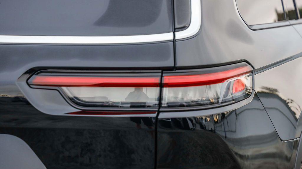 new 2025 Jeep Grand Cherokee L car, priced at $40,276