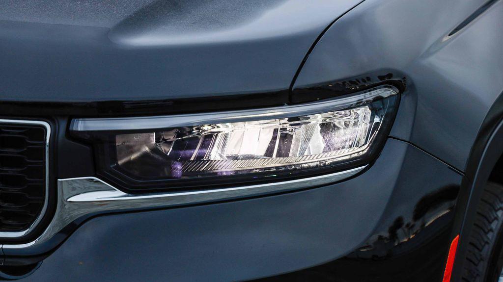new 2025 Jeep Grand Cherokee L car, priced at $40,276