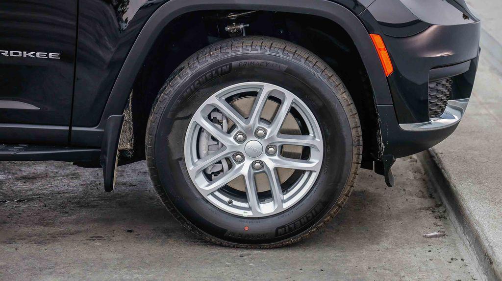new 2025 Jeep Grand Cherokee L car, priced at $40,276