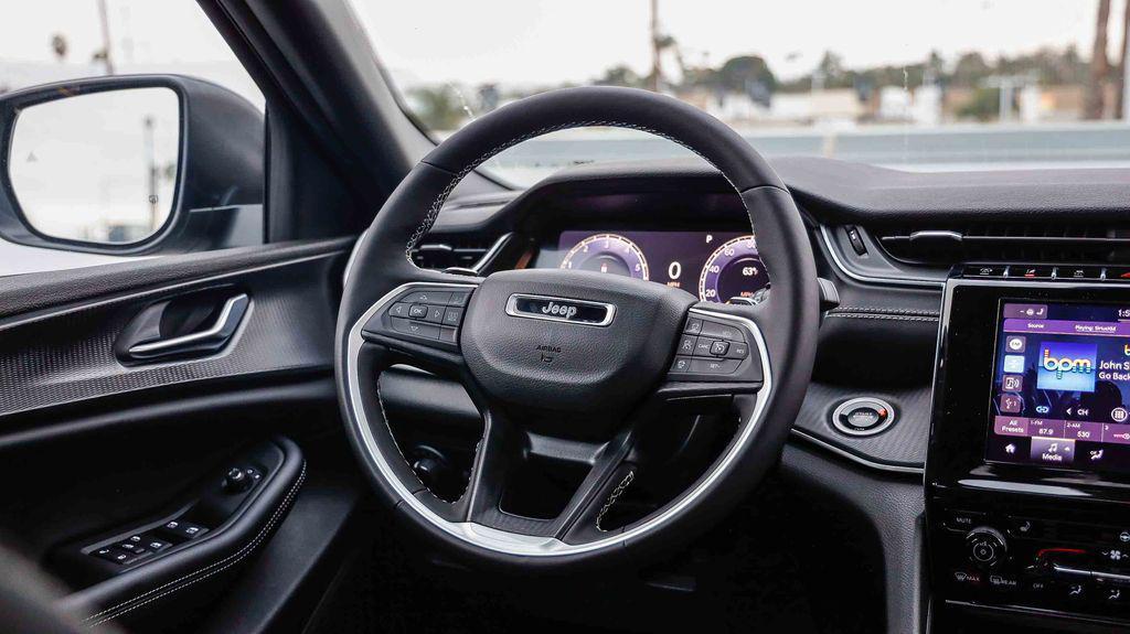 new 2025 Jeep Grand Cherokee L car, priced at $40,276