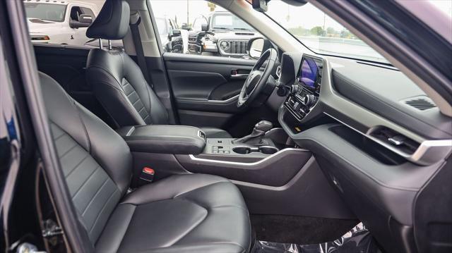 used 2024 Toyota Highlander car, priced at $37,495