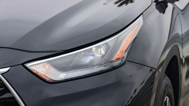 used 2024 Toyota Highlander car, priced at $37,495