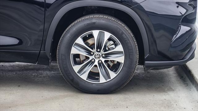 used 2024 Toyota Highlander car, priced at $37,495