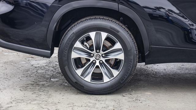 used 2024 Toyota Highlander car, priced at $37,495