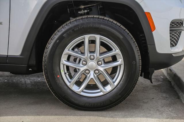 new 2025 Jeep Grand Cherokee car, priced at $28,580