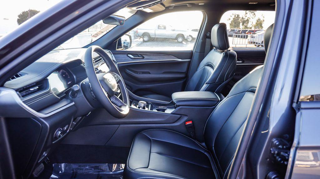 new 2025 Jeep Grand Cherokee L car, priced at $45,738