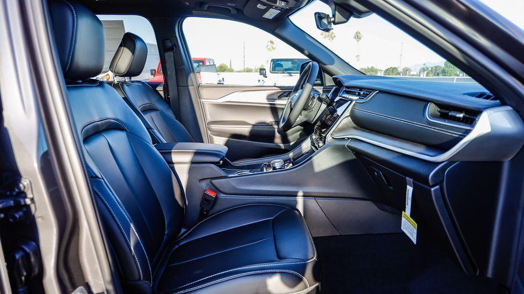 new 2025 Jeep Grand Cherokee L car, priced at $45,738