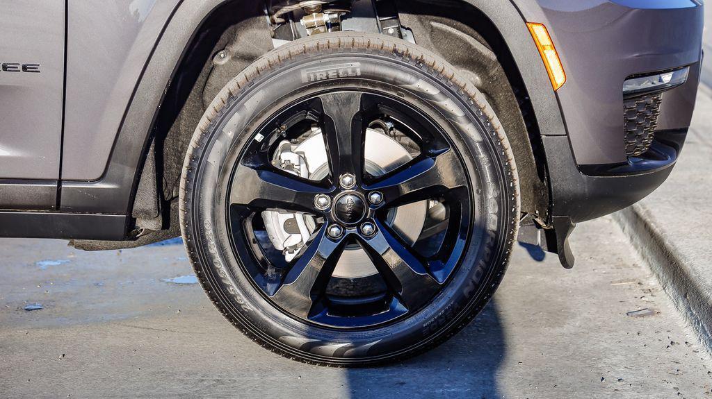 new 2025 Jeep Grand Cherokee L car, priced at $45,738