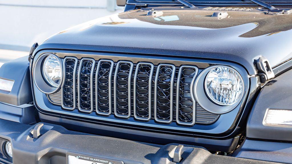 new 2025 Jeep Wrangler car, priced at $32,161