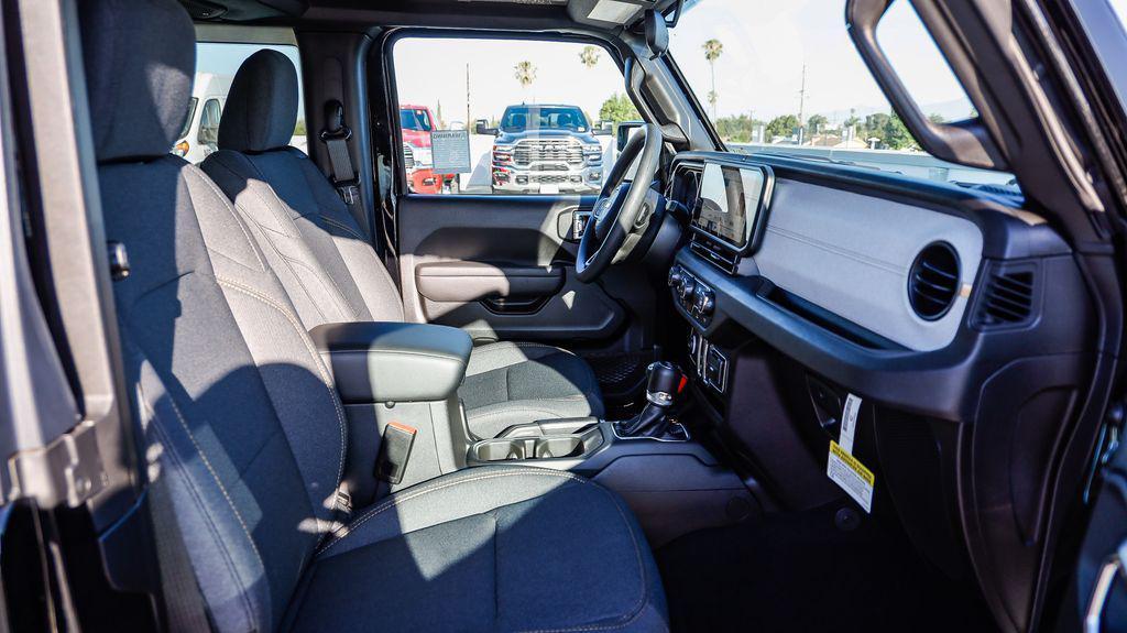 new 2025 Jeep Wrangler car, priced at $32,161