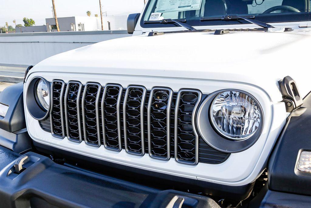 new 2025 Jeep Wrangler car, priced at $36,665