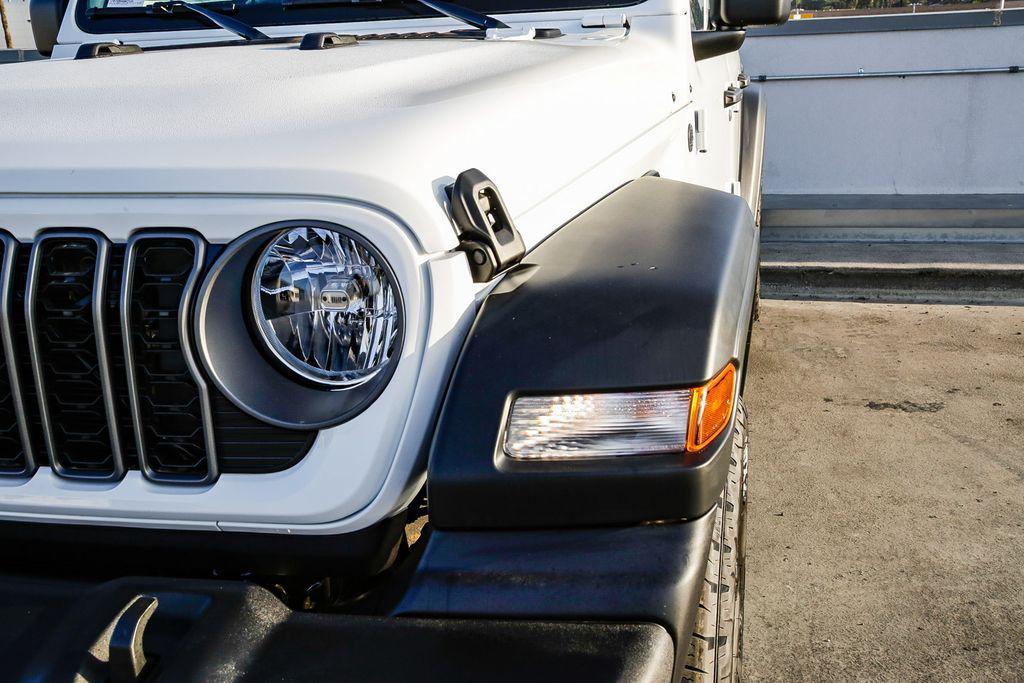 new 2025 Jeep Wrangler car, priced at $36,665