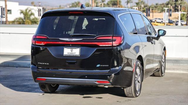 new 2025 Chrysler Pacifica Hybrid car, priced at $40,750