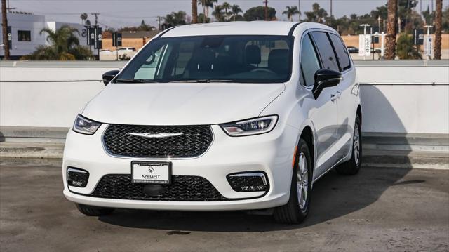 new 2025 Chrysler Pacifica car, priced at $41,425