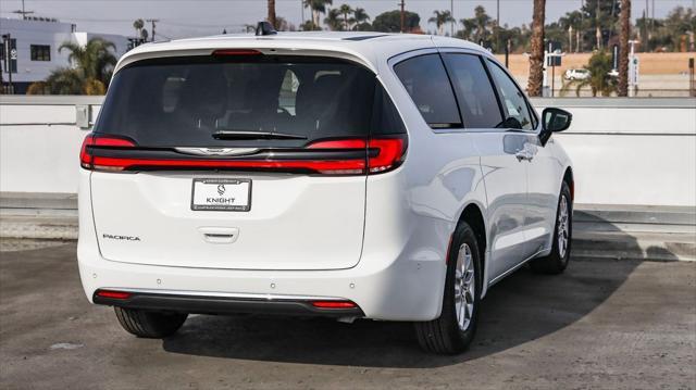 new 2025 Chrysler Pacifica car, priced at $41,425