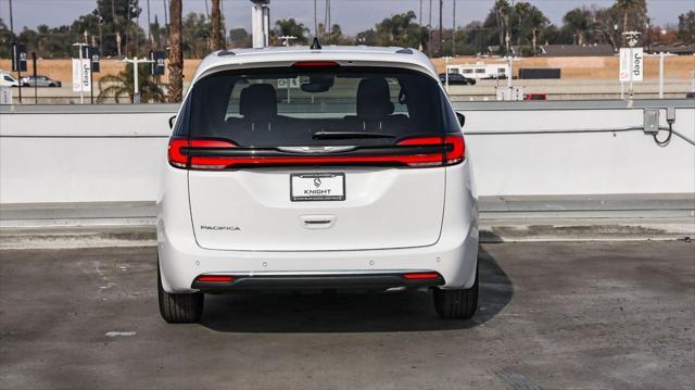 new 2025 Chrysler Pacifica car, priced at $41,425