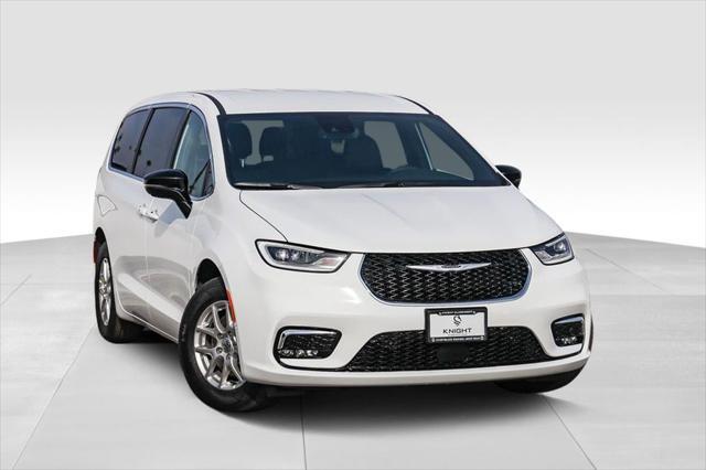 new 2025 Chrysler Pacifica car, priced at $41,425