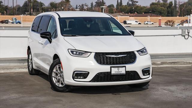 new 2025 Chrysler Pacifica car, priced at $38,425