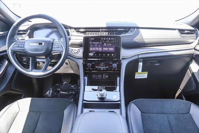 new 2025 Jeep Grand Cherokee car, priced at $36,135