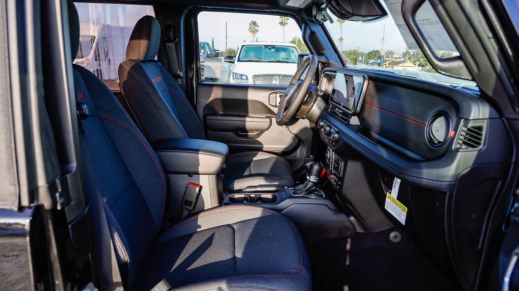 new 2025 Jeep Wrangler car, priced at $48,394