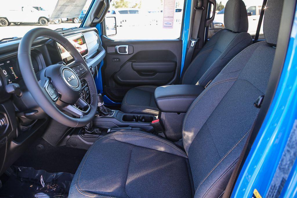 new 2025 Jeep Gladiator car, priced at $41,442