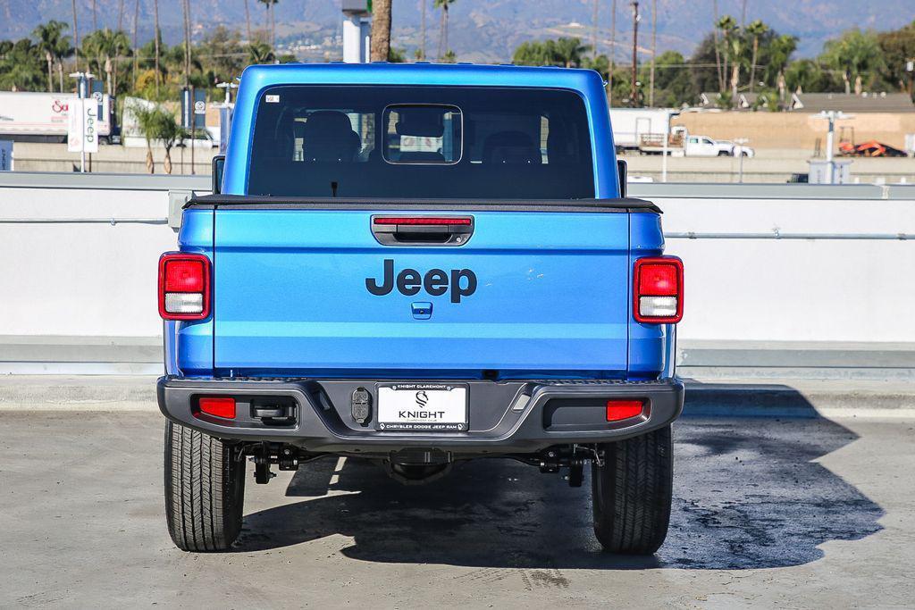 new 2025 Jeep Gladiator car, priced at $41,442