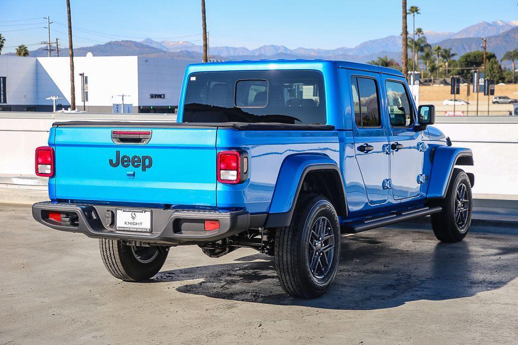 new 2025 Jeep Gladiator car, priced at $41,442